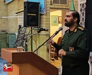 امام خمینی (ره) همچون چراغ هدایتی باعث روشنایی صراط مستقیم در عصر جاهلیت ایران بوده است