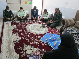 دیدار فرماندهان نظامی و انتظامی نایین از خانواده شهدا
