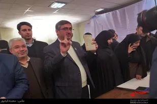 استاندار و فرماندار همدان رای خود را به صندوق انداختند
