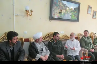 دیدار مسئولان تویسرکان با خانواده 3 جانباز بالای 70 درصد