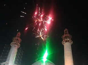 اجرای برنامه نورافشانی به مناسبت جشن پیروزی انقلاب اسلامی در شب ۲۲ بهمن ماه