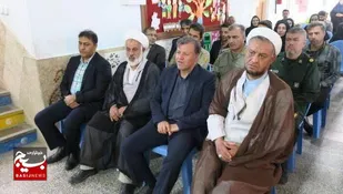 نواختن زنگ سلامت و ادای احترام به مقام شامخ شهدای وردنجان