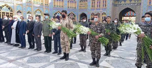 عطر افشانی گلزارهای شهدای شهرستان آران و بیدگل