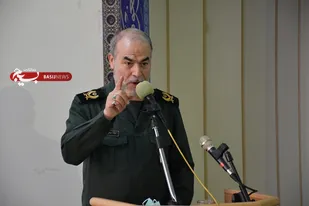 پرچم این انقلاب صادقانه بلند شده است/دشمنان انقلاب اسلامی لحظه به لحظه به دنبال توطئه هستند