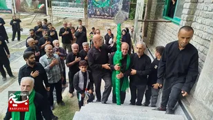 آئین سنتی &laquo;عَلَم&zwnj; واچینی&raquo; در روستای ماشک تهرانچی برگزار شد