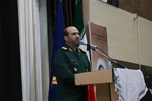 خدا را شاکرم که توفیق پاسداری از نظام و انقلاب نصیبم شد