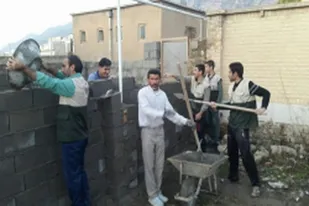 گروههای جهادی در گرمای بهسازی مدارس