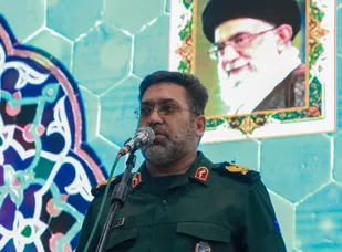 دختران انقلابی یزد تمام&zwnj;قد در مقابل دشمنان ایستاده&zwnj;اند
