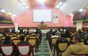 امریکا نمرود زمان است/بعضی هانعل وارونه می زنند