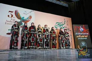 پایان سومین جشنواره سرود فجر بسیج لرستان با تجلیل از خانواده&zwnj;های دو شهید نوجوان
