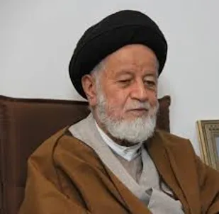 گلایه امام جمعه سمنان از حضور کمرنگ مسئولان در نماز جمعه