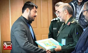 نشست تشکیلاتی سازمان بسیج فرهنگیان خراسان رضوی/از مسئول هسته های فکری-فرهنگی استان تجلیل شد