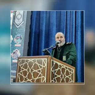 مقام معظم رهبری جهان را با تکیه بر سکوی ائمه اطهار پیش می برد