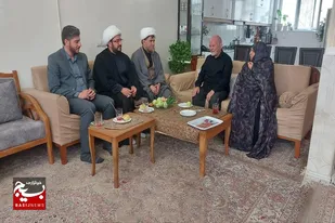 دیدار مسئولین سپاه ناحیه تویسرکان با خانواده شهدا