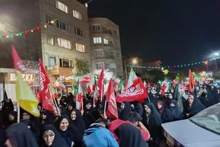ایستادگی مردم نهاوند در تجمعات شبانه