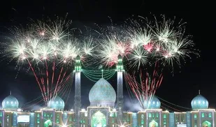 نورافشانی بام ایران با ندای "یامهدی(عج)"