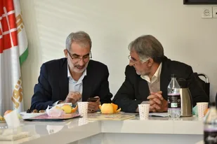 ساخت 7 مدرسه در مناطق زلزله زده استان هرمزگان،با همت خیرین/ حضور "یوسف نوری"، در جلسه خیرین