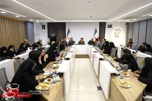 نشست صمیمی فرمانده سپاه انصارالحسین (ع) همدان با اصحاب رسانه