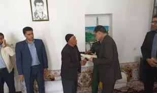 دیدار مسئولین شهرستان سرپلذهاب با خانواده معظم شهداء