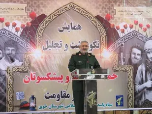 آئین تجلیل از پیشکسوتان و رزمندگان در خوی برگزار شد