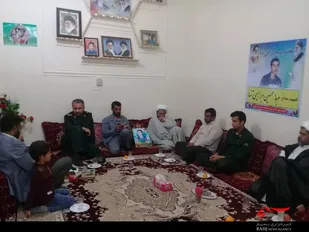 دیدار با خانواده شهدا و ایثارگران یک وظیفه است.