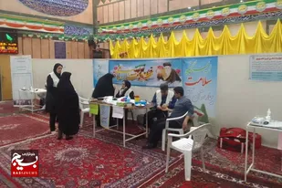 برگزاری میز خدمت پزشکی به مناسبت دهه فجر در مسجد سیدالشهدا(ع) همدان