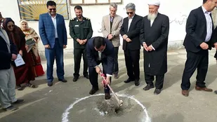مراسم کلنگ زنی نمازخانه مدرسه شهید برداری بندرترکمن برگزار شد