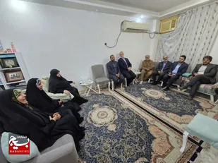 دیدار استاندار خوزستان با دو خانواده شهید
