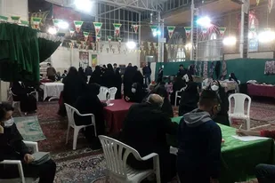 برپایی میز خدمت در چهارصد دستگاه کرج به همت بسیجیان ناحیه امام حسین (ع)