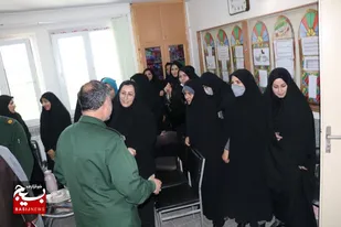 تقدیر مسئولین عقیدتی سیاسی سپاه کبودراهنگ از معلمان مدرسه راهیان کوثر