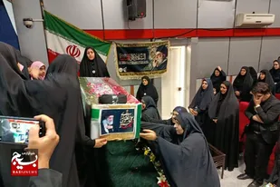 مراسم بزرگداشت و تشییع نمادین امام شهید در کانون شهید باهنر نهاوند برگزار شد
