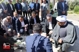 ادای احترام مسئولان به مقام شامخ شهدای ملایر