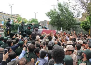 پیکر مطهر سردار شهید &laquo;شمسی&zwnj;پور&raquo; در همدان تشییع شد