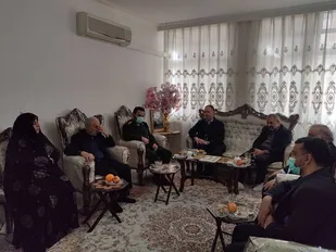 دیدار نوروزی فرماندار و فرمانده سپاه ری با خانواده شهدا