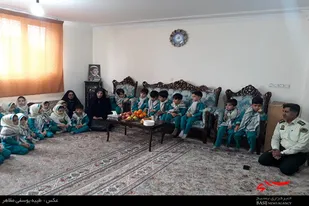 دیدار نوآموزان مهد قرآنی ریحانه همدان با خانواده شهید &laquo;هوشنگی&raquo;
