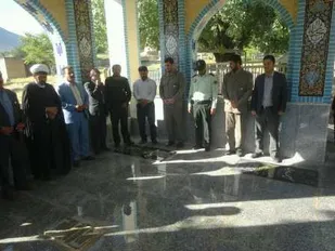 عطر افشانی گلزار شهدای بخش منج لردگان
