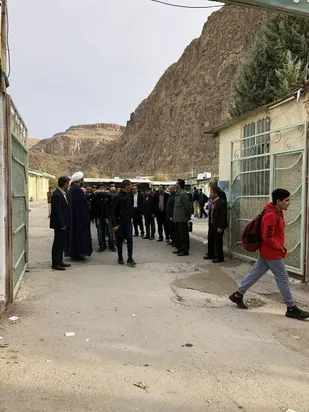 اعزام دانش آموزان فلارد به مناطق جنگی غرب کشور