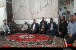 دیدار مسئولین و خبرنگاران نهاوند با جانبازان و خانواده های شهدای رسانه