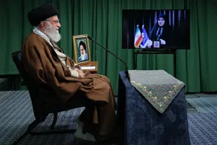 مسئولیتی که رهبر انقلاب برای دختران دانشجو تعیین کرد/ دختران ضابطان حجاب و عفاف در دانشگاه