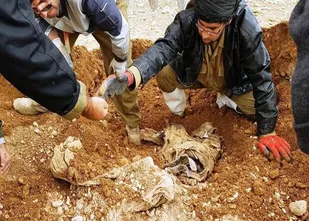 تفحص پیکر مطهر ۳ شهید در منطقه چنگوله &laquo;مهران&raquo;
