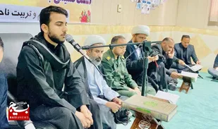 محفل انس با قرآن و نشست صمیمی جامعه قرآنی بسیج شهرستان هویزه با امام جمعه و مسئولین شهرستان
