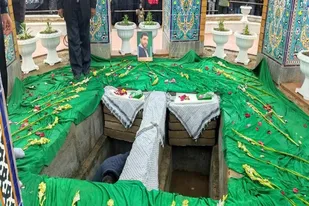مراسم باشکوه تشییع و تدفین دو شهید گمنام توسط مردم شهید پرور گناباد در محل دانشگاه گناباد انجام شد