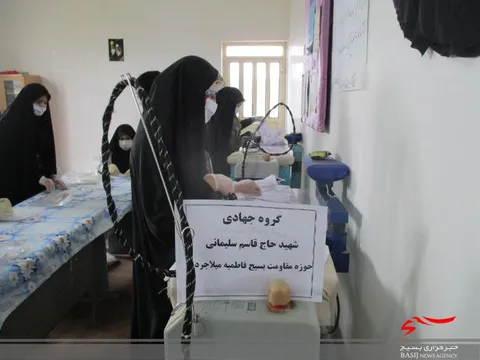 فعالیت گروه جهادی شهید حاج قاسم سلیمانی حوزه مقاومت بسیج فاطمیه میلاجرد در  تهیه و بسته بندی ماسک و بروشور برای دفاع از سلامت مردم شهر