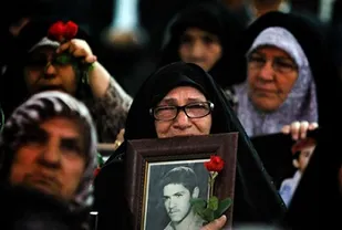 تکریم ۱۳ مادر شهید در مسجد صاحب الزمان(عج) زنجان