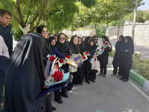 گروه جهادی بسیج جامعه پزشکی بیمارستان عیسی ابن مریم اصفهان با حضور در روستای دره بید فریدن به مردم خدمات رایگان درمانی و مشاوره ای ارائه کردند