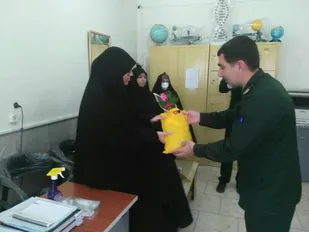 تجلیل از معلمان شهرستان سمنان به مناسبت هفته معلم و هفته عقیدتی سیاسی در سپاه