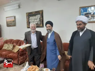 دیدار مسئول معاونت عقیدتی سیاسی سازمان بسیج کشور با خانواده شهیدان طیبی +عکس