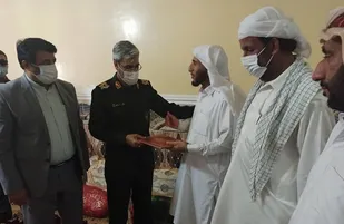 دیدار فرمانده سپاه امام سجاد (ع) با خانواده شهیدابراهیم نژاد دربخش لیردف جاسک