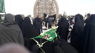 یکی از عرصه&zwnj;های مهم زندگی بحث امامت و ولایت است/ حضرت زهرا در دفاع از ولایت جان خود را داد