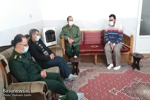 دیدار فرمانده سپاه ناحیه ملایر با خانواده سردار شهید تاجوک
